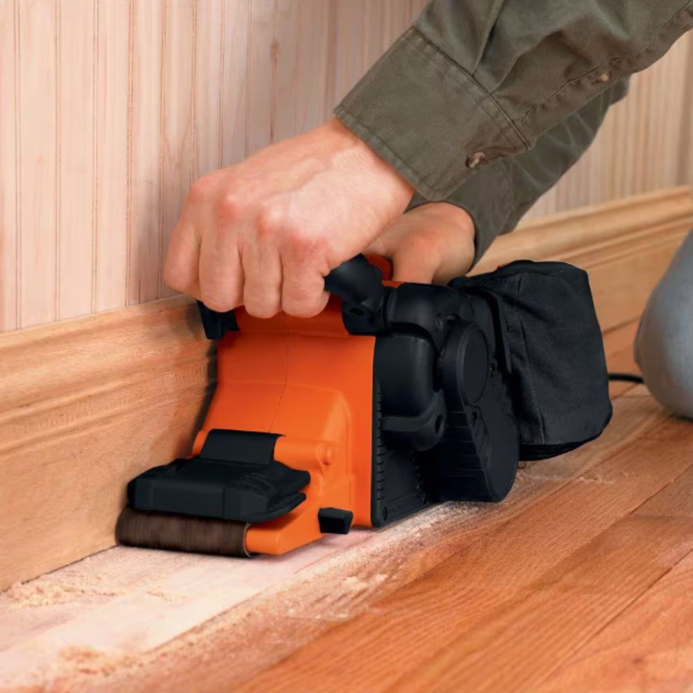 Black & Decker DS321   1 3-In x 21-In Dragster Belt Sander