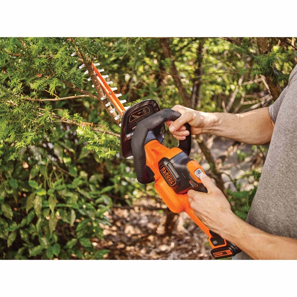 Black & Decker LHT321 20V MAX Lithium 22 In. Powercut Hedge Trimmer