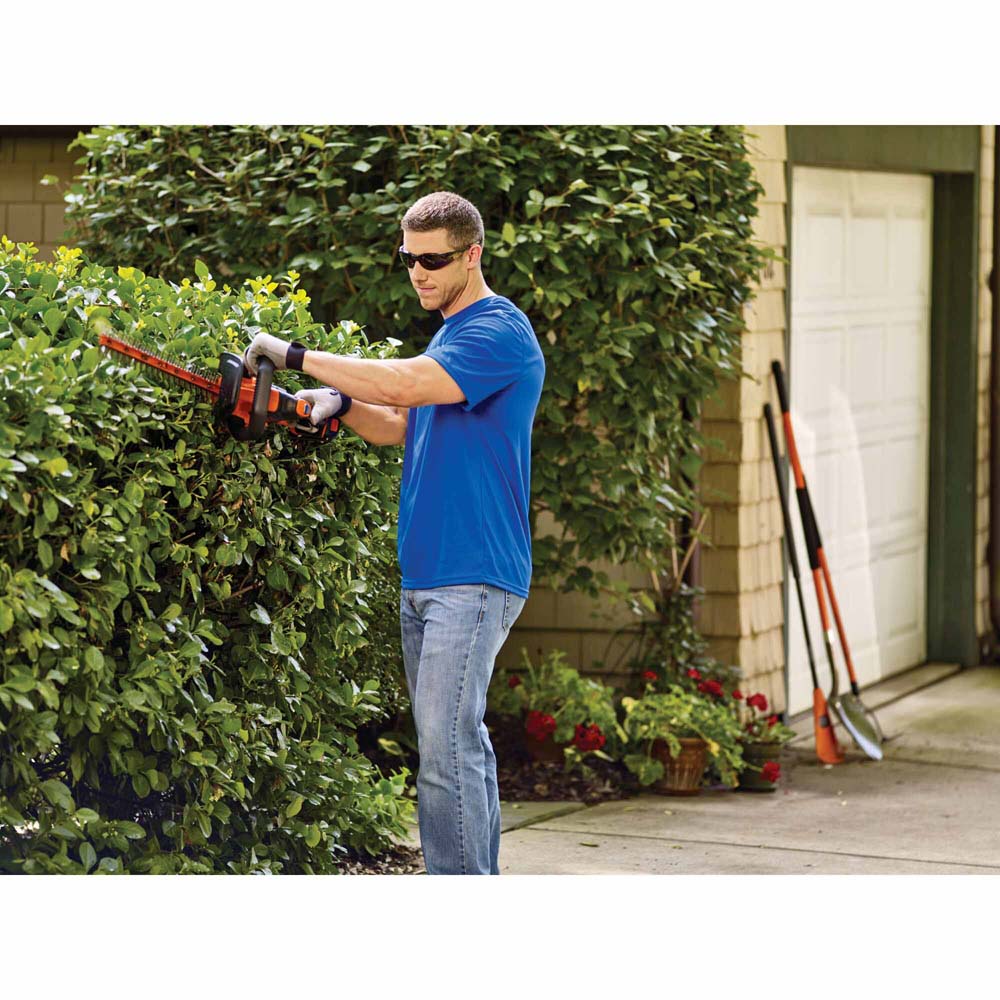 Black & Decker LHT321 20V MAX Lithium 22 In. Powercut Hedge Trimmer