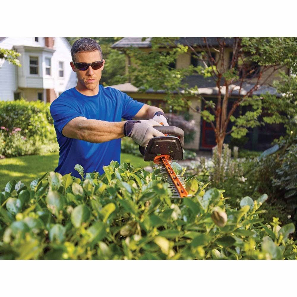 Black & Decker LHT321 20V MAX Lithium 22 In. Powercut Hedge Trimmer