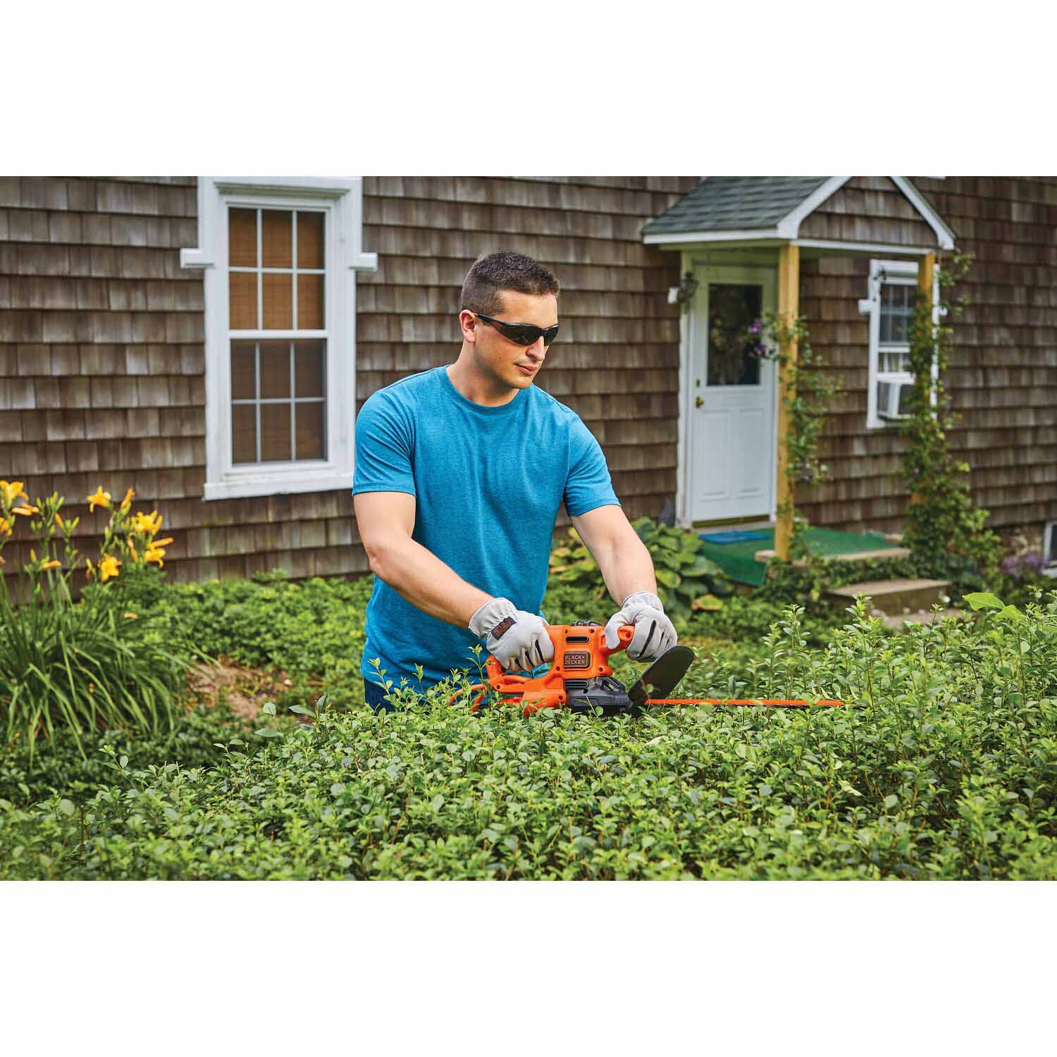 Black & Decker BEHT100 16 in. Electric Hedge Trimmer