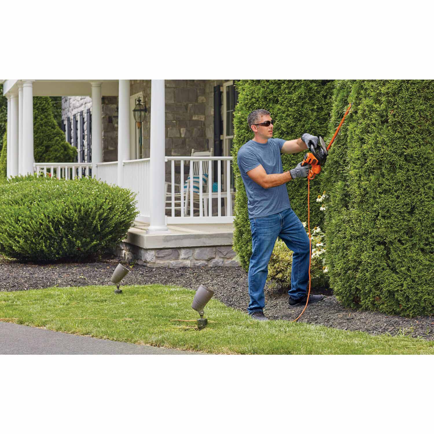 Black & Decker BEHTS400 22 in. SAWBLADE™ Electric Hedge Trimmer
