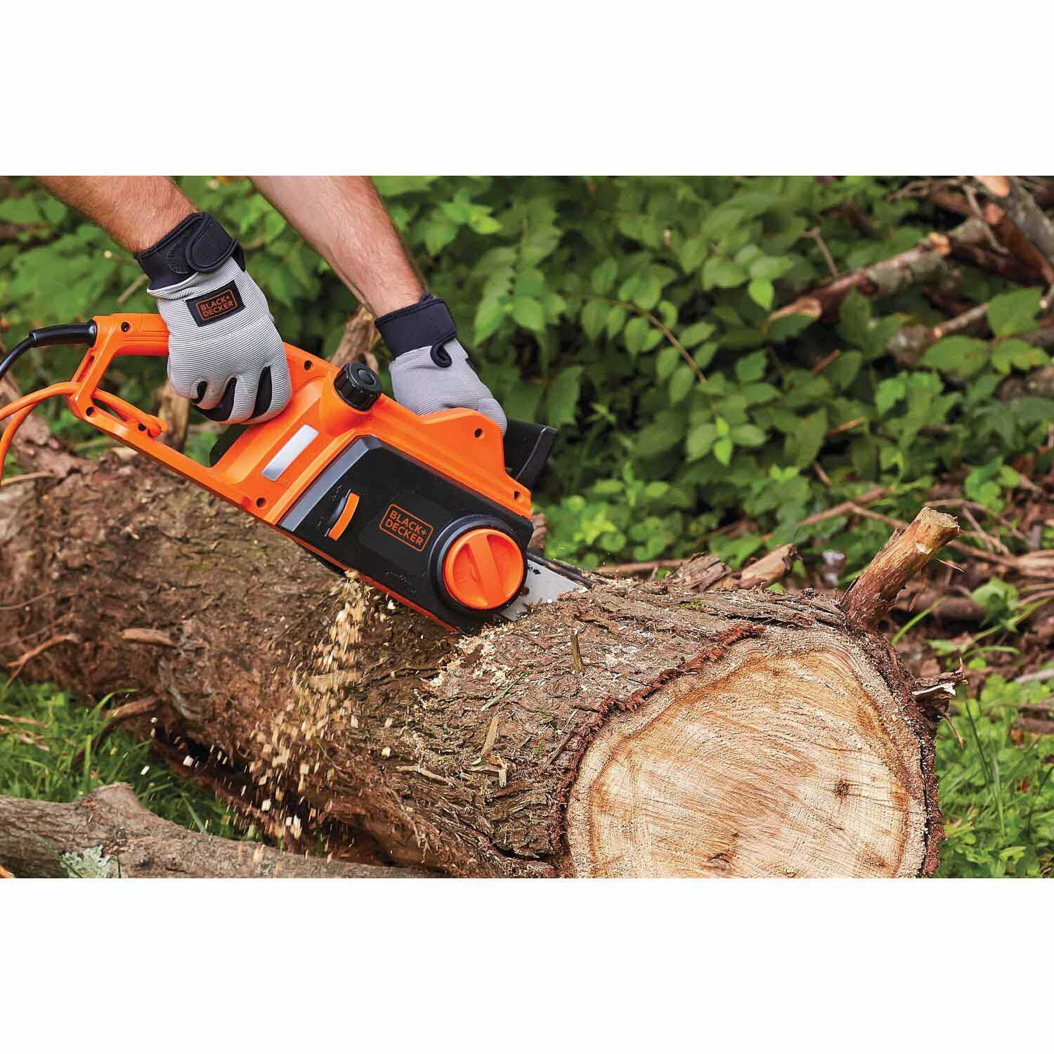 Black & Decker CS1216 12 Amp 16 in. Chainsaw (CS1216)