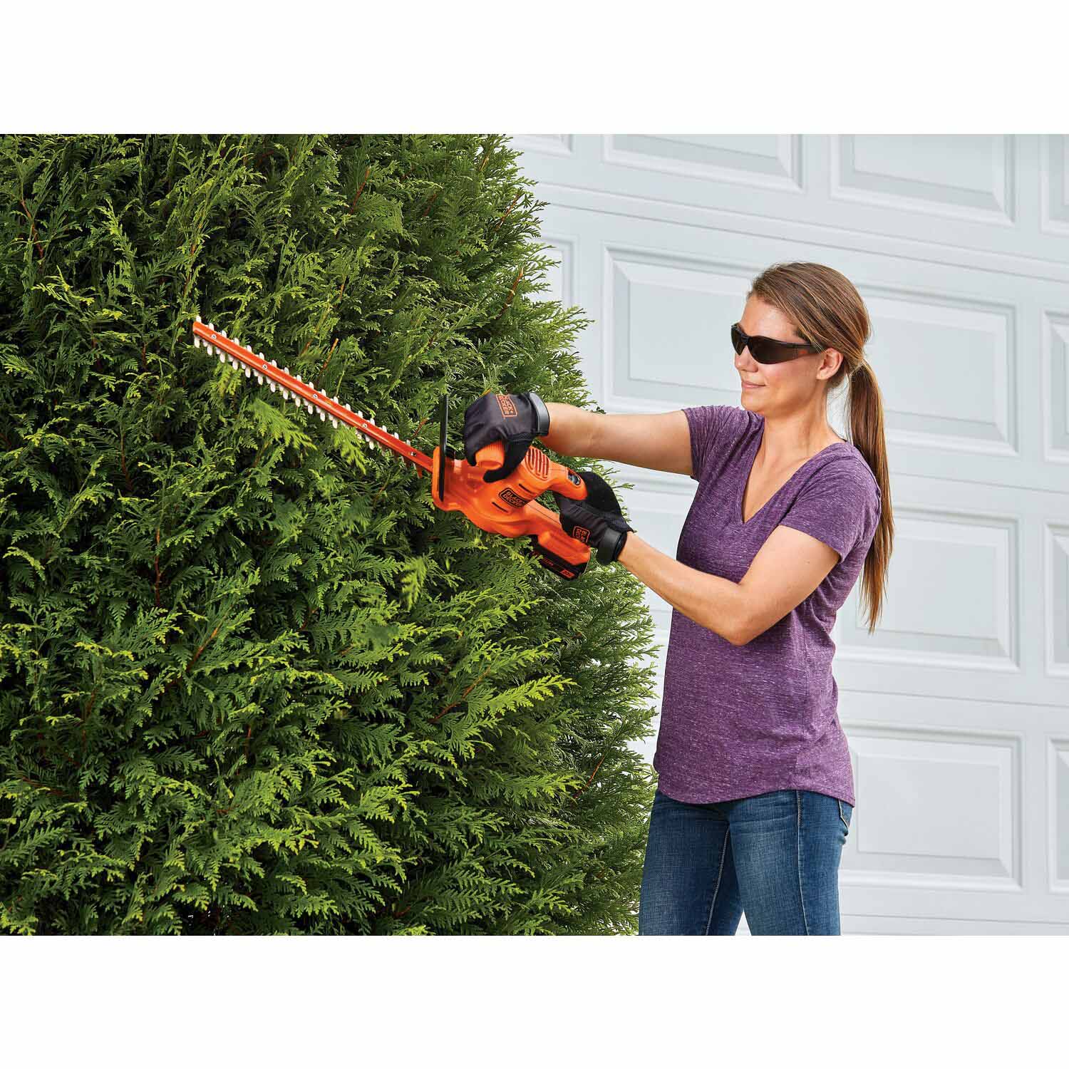 Black & Decker LHT218C1 20V MAX* 18 in. Cordless Hedge Trimmer