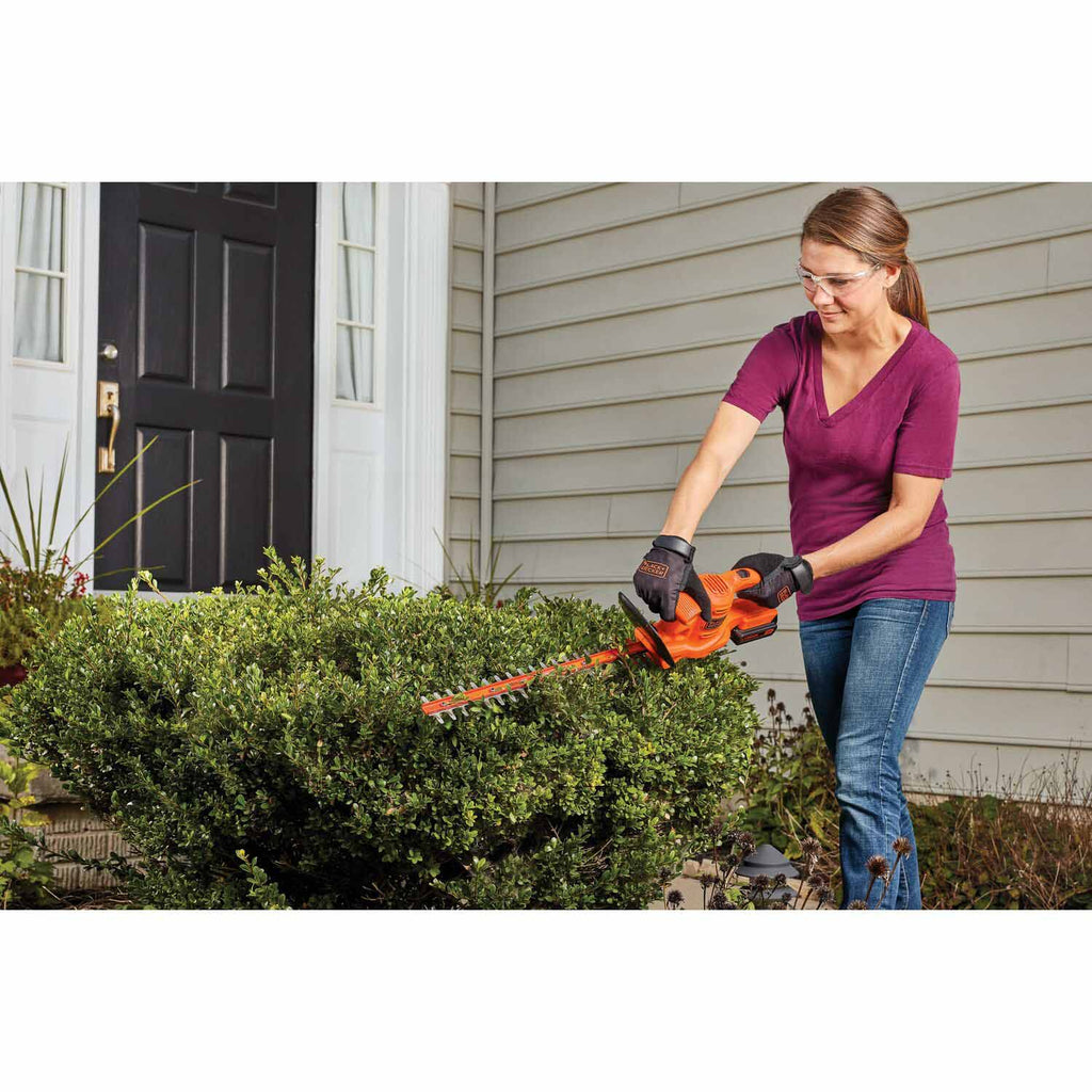 Black & Decker LHT218C1 20V MAX* 18 in. Cordless Hedge Trimmer