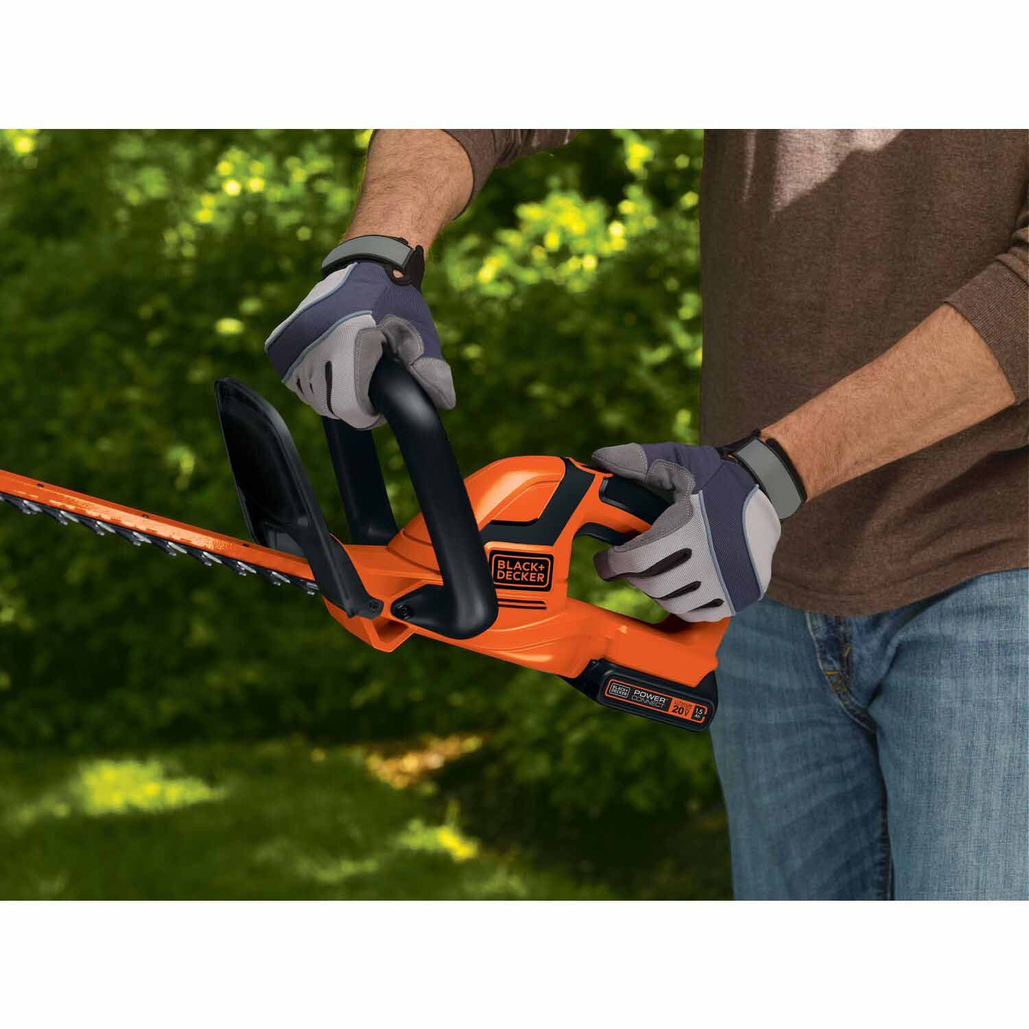 Black & Decker LHT2220 20V MAX Lithium 22 in. Hedge Trimmer