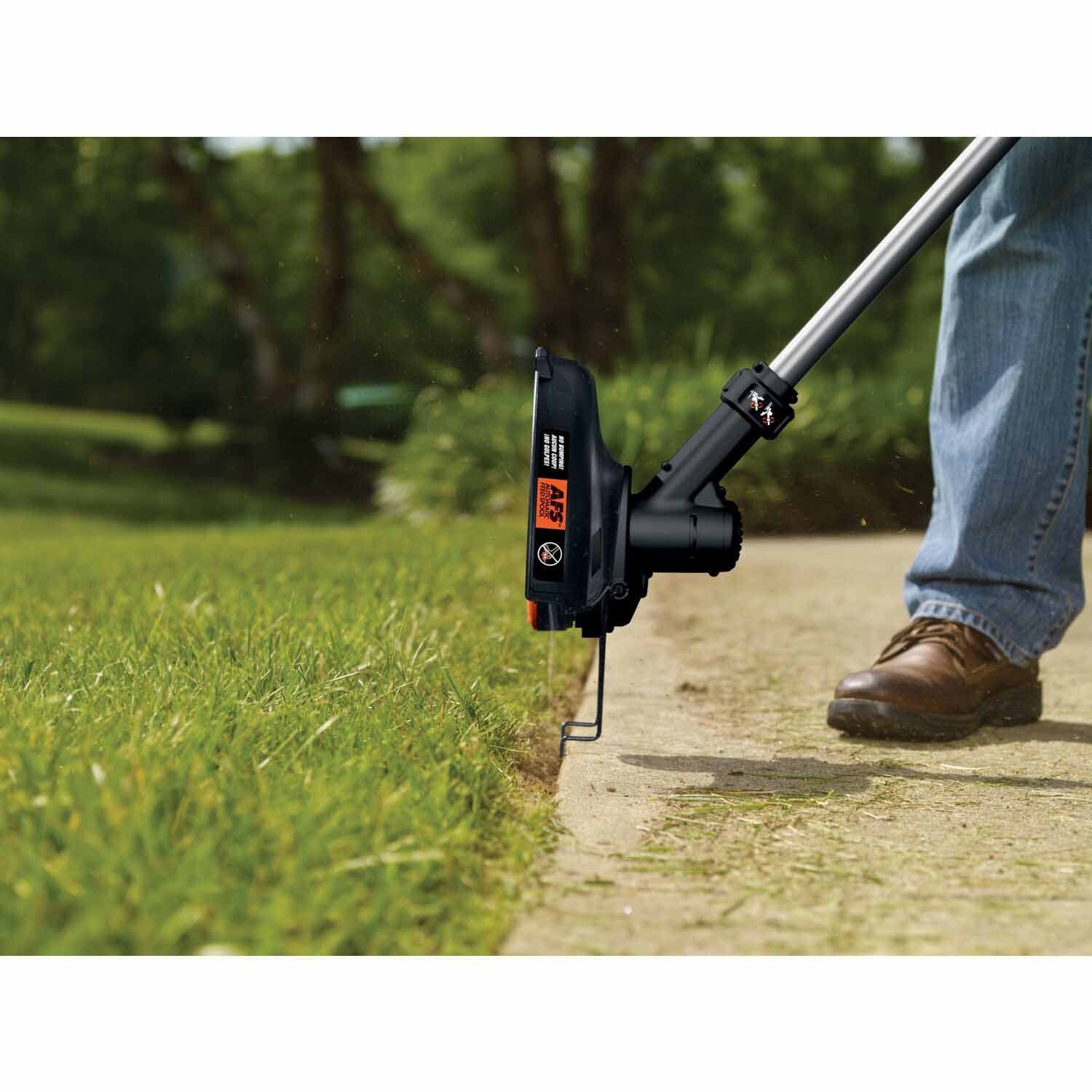 Black & Decker LST136 40V MAX Lithium High Performance String Trimmer with Power Command™ (LST136)