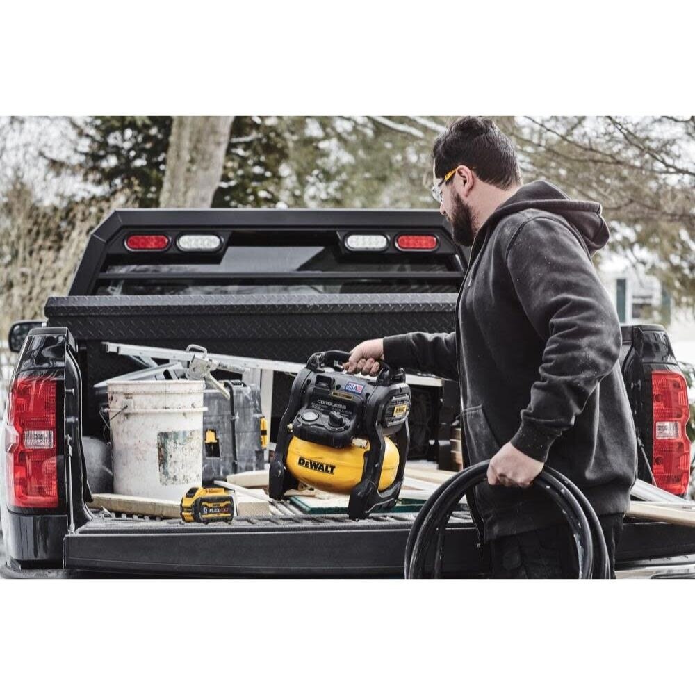 DeWalt DCC2520T1 20V MAX* 2-1/2 Gal. Brushless Cordless Air Compressor Kit