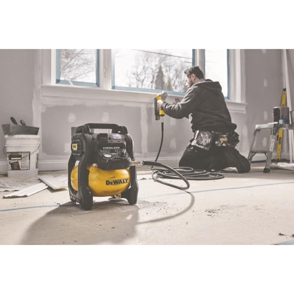 DeWalt DCC2520T1 20V MAX* 2-1/2 Gal. Brushless Cordless Air Compressor Kit