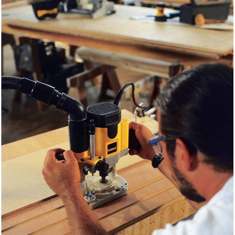 DeWalt DW621 Heavy-Duty 2 HP EVS Plunge Router