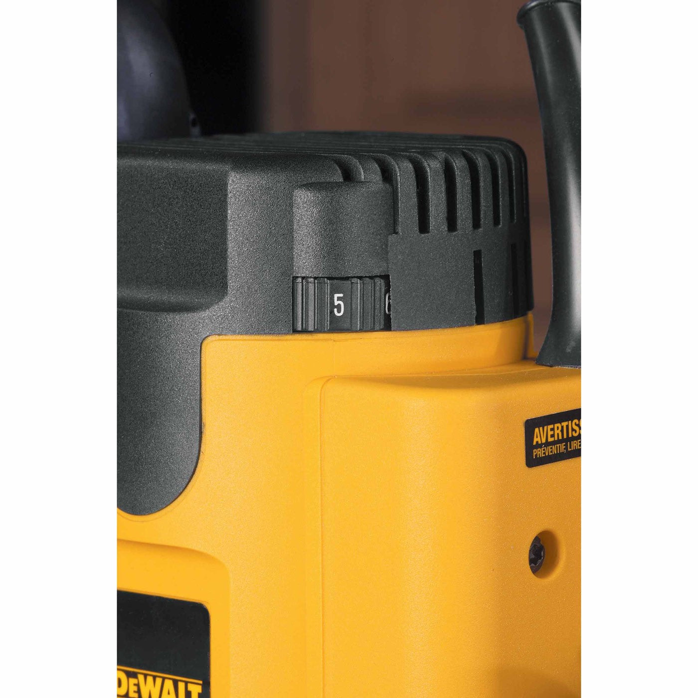 DeWalt DW621 Heavy-Duty 2 HP EVS Plunge Router
