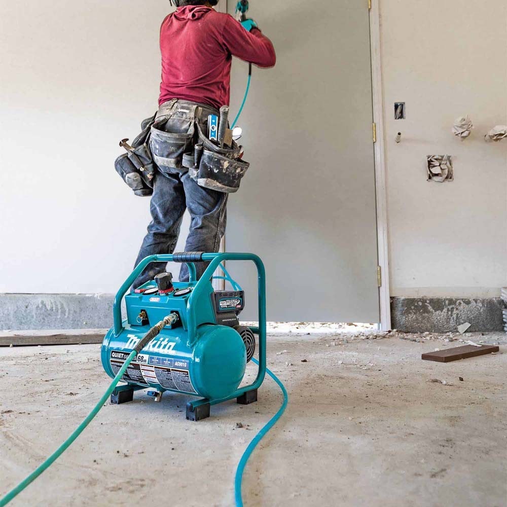 Makita AC001GM1 40V max XGT Brushless Cordless 2 Gallon Quiet Series Compressor Kit (4.0Ah)