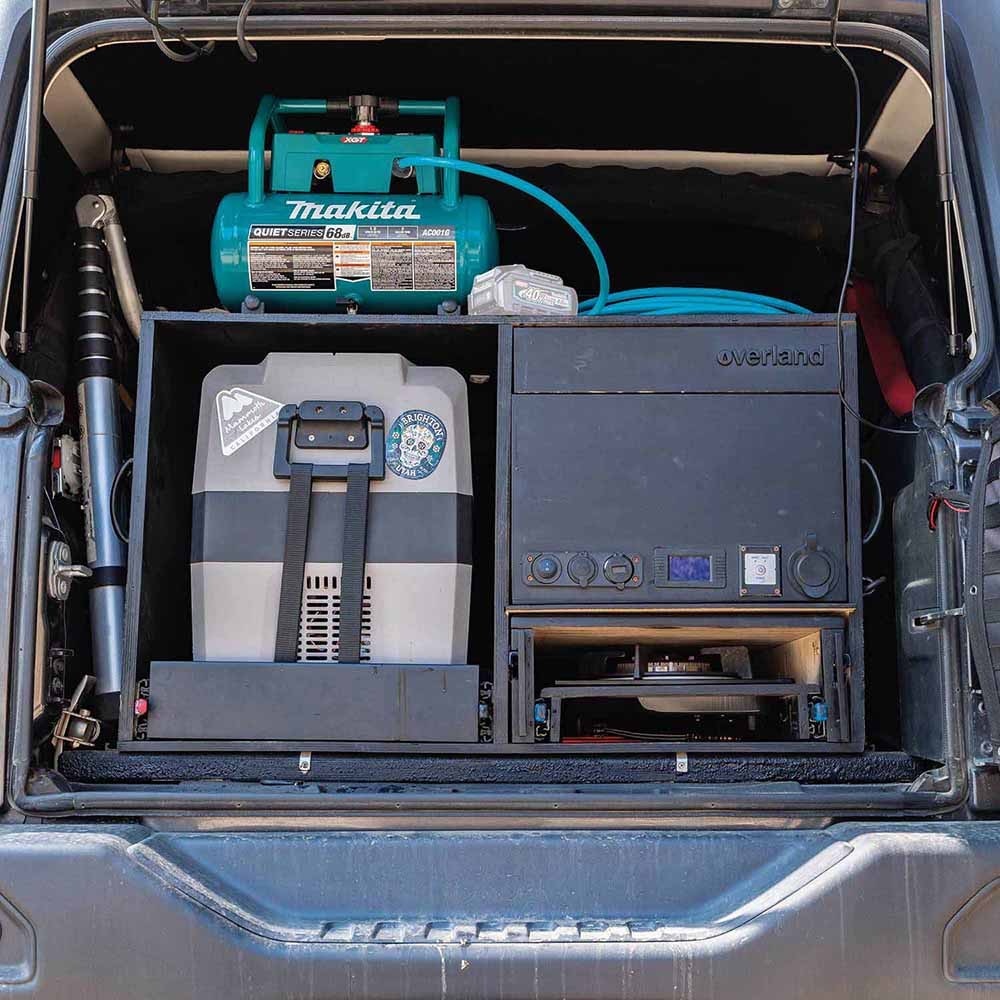 Makita AC001GZ 40V max XGT Brushless Cordless 2 Gallon Quiet Series Compressor, Tool Only