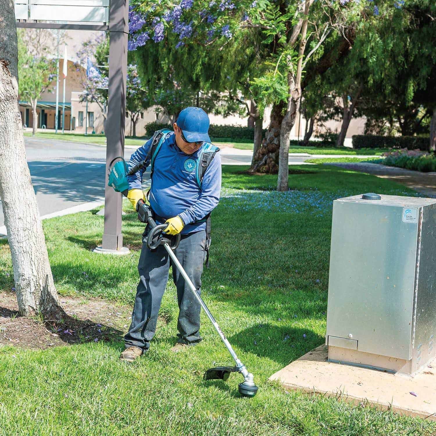 Makita CRU03Z 36V Brushless String Trimmer, Connector Cable, Tool Only