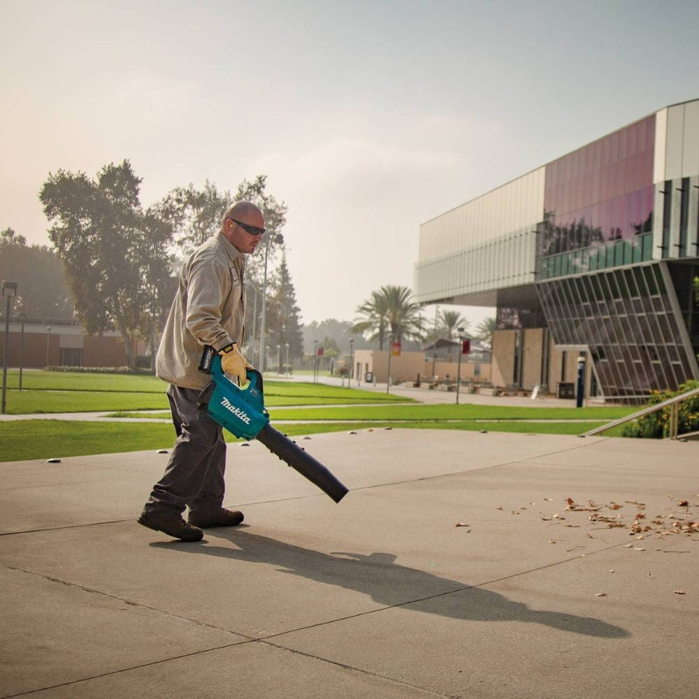 Makita GBU01M1 40V Max XGT Brushless Cordless Blower Kit (4.0Ah)