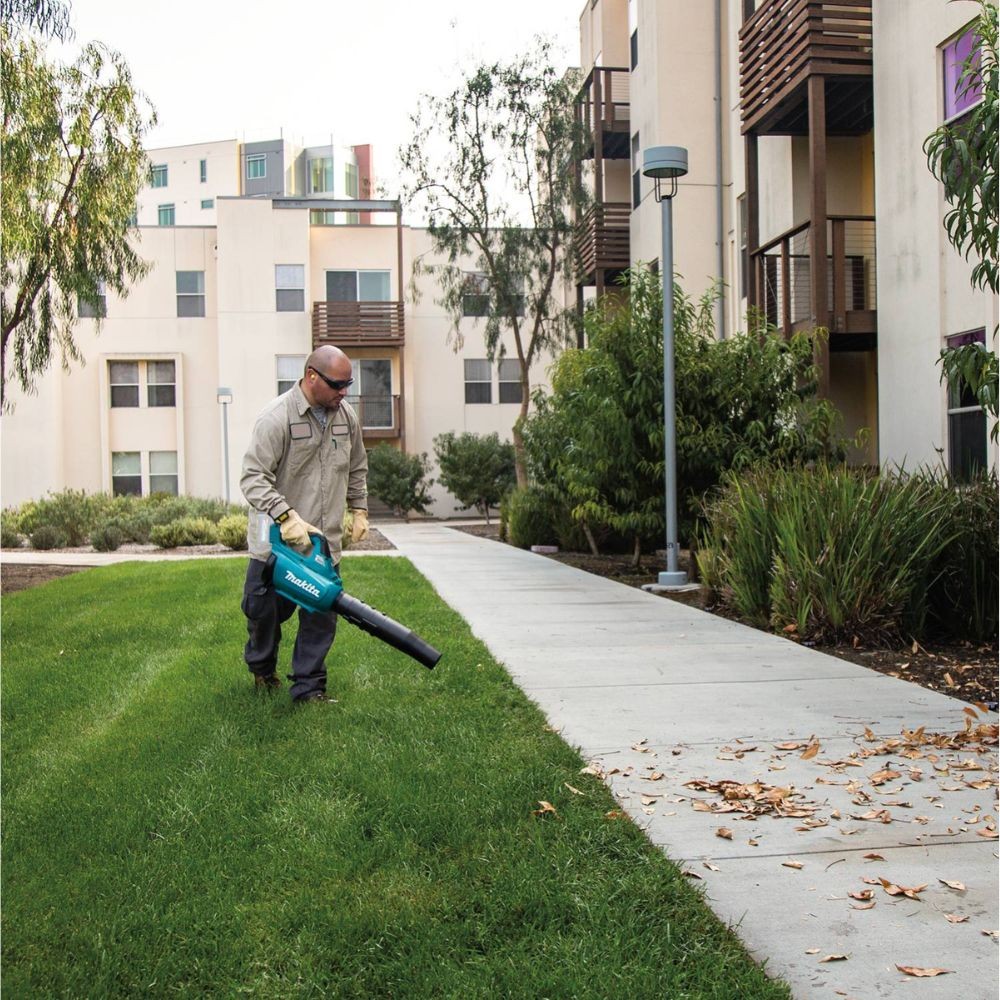 Makita GBU01Z 40V max XGT Brushless Cordless Blower (Tool Only)