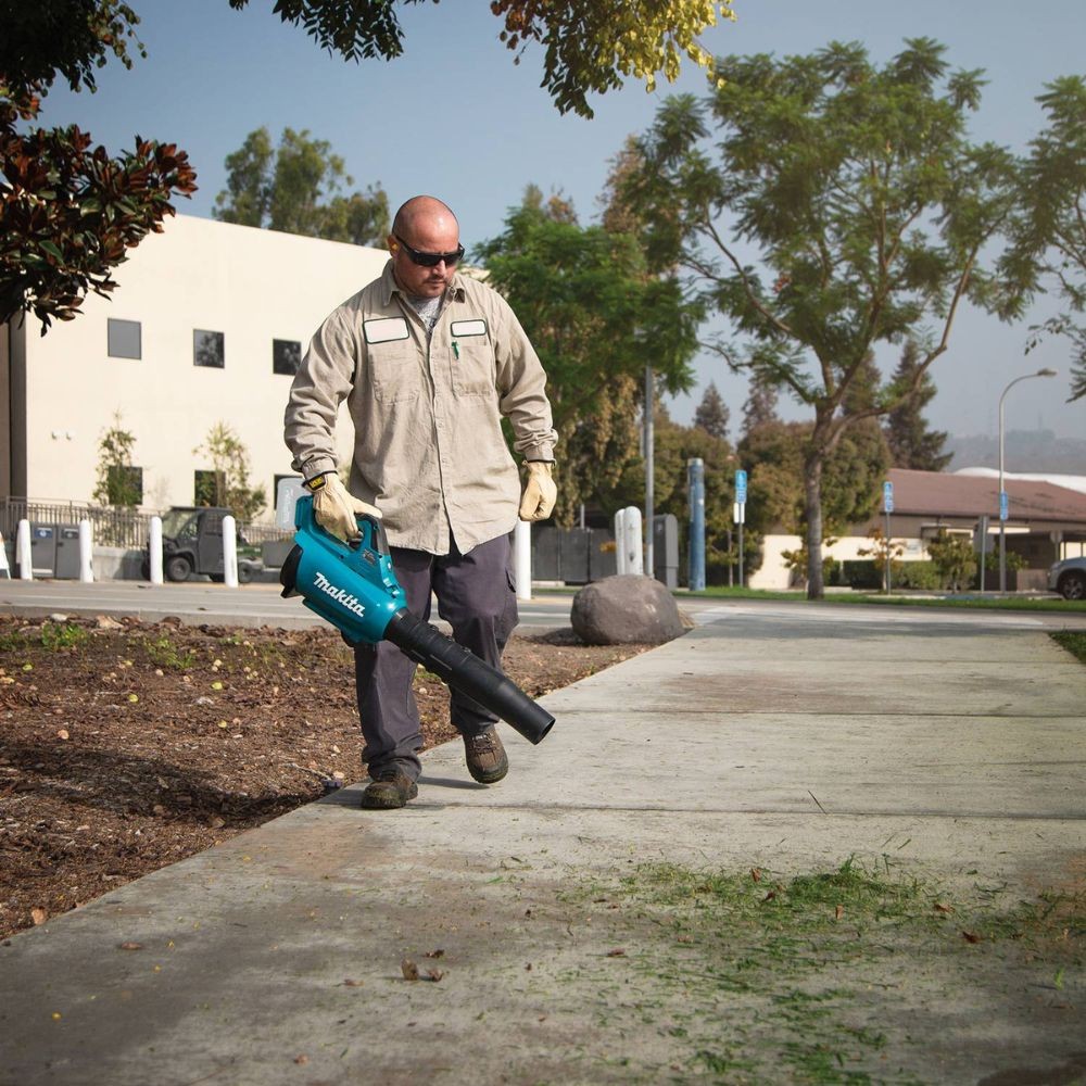 Makita GBU01Z 40V max XGT Brushless Cordless Blower (Tool Only)