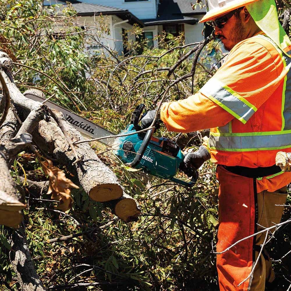 Makita GCU04T1 40V max XGT Brushless Cordless 18" Chain Saw Kit (5.0Ah)