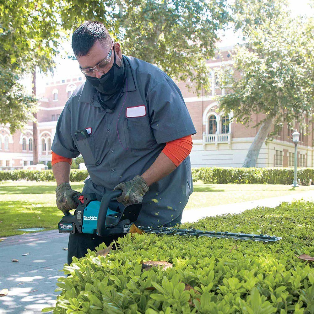 Makita GHU01M1 40V max XGT 24" Rough Cut Hedge Trimmer Kit (4.0Ah)