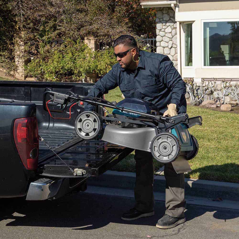 Makita GML01PL 40V Max XGT Brushless 21" Self-Propelled Commercial Lawn Mower Kit (8.0Ah)