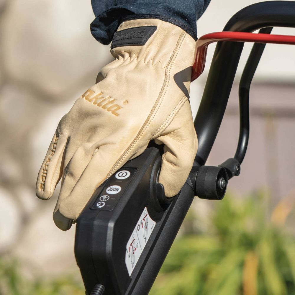 Makita GML01SM 40V max XGT Brushless 21" Self-Propelled Commercial Lawn Mower Kit (4.0Ah)