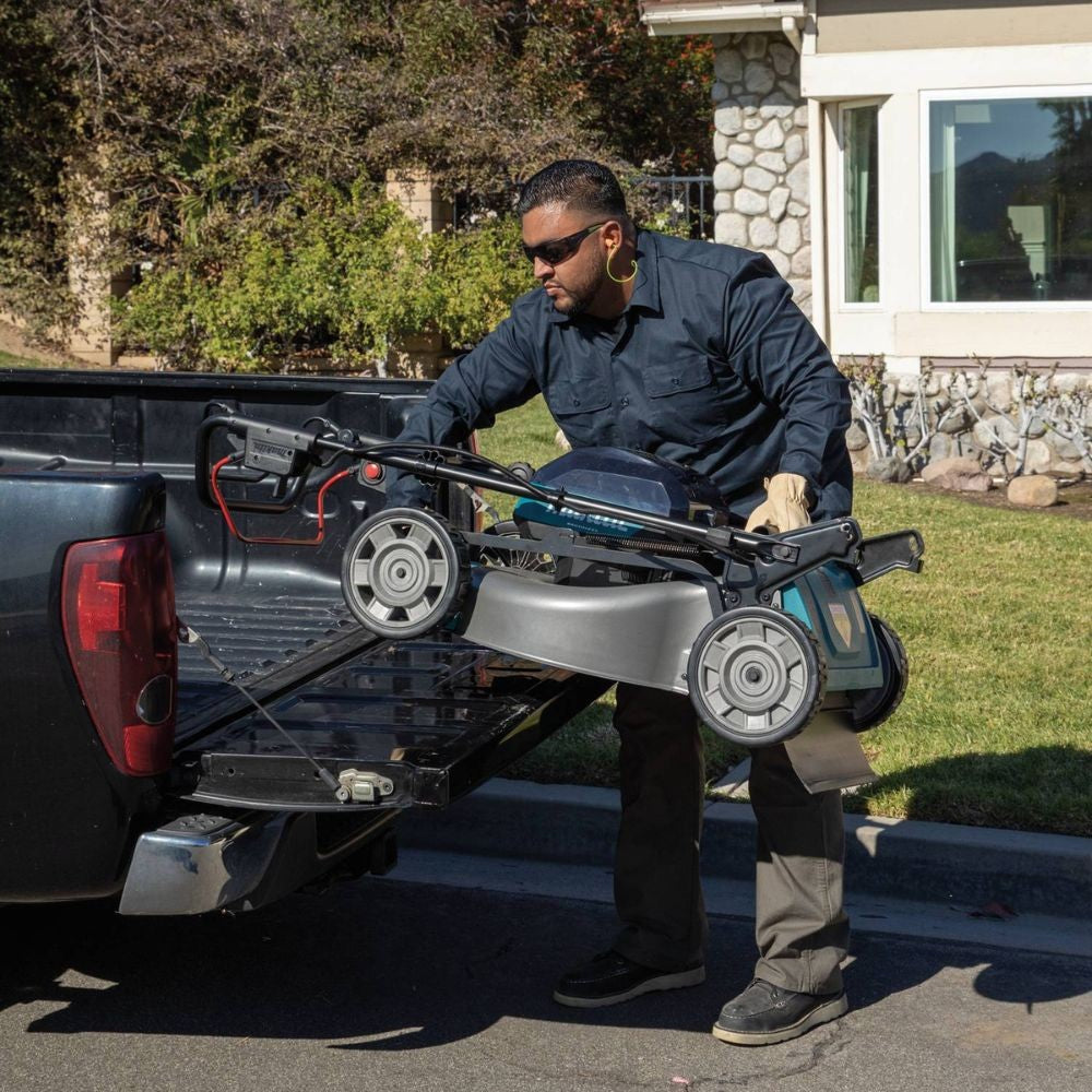 Makita GML01SM 40V max XGT Brushless 21" Self-Propelled Commercial Lawn Mower Kit (4.0Ah)