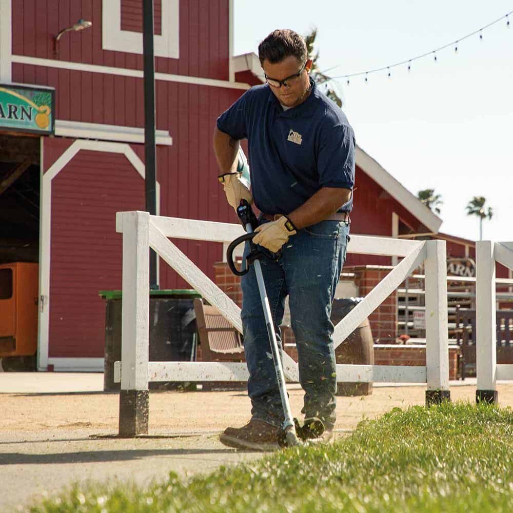 Makita GRU04M1 40V max XGT Brushless Cordless 17" String Trimmer Kit (4.0Ah)