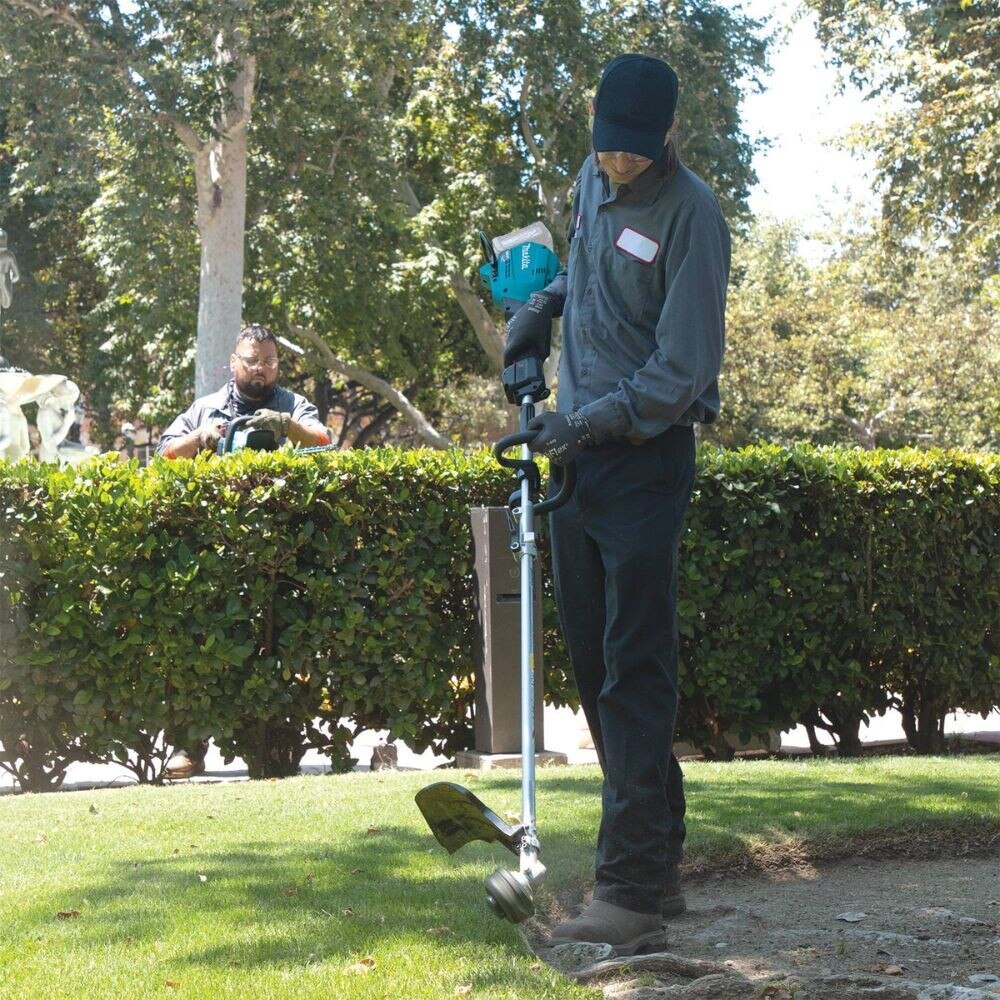 Makita GUX01ZX1 40V max XGT Brushless Cordless Couple Shaft Power Head with 17" String Trimmer Attachment (Tool Only)