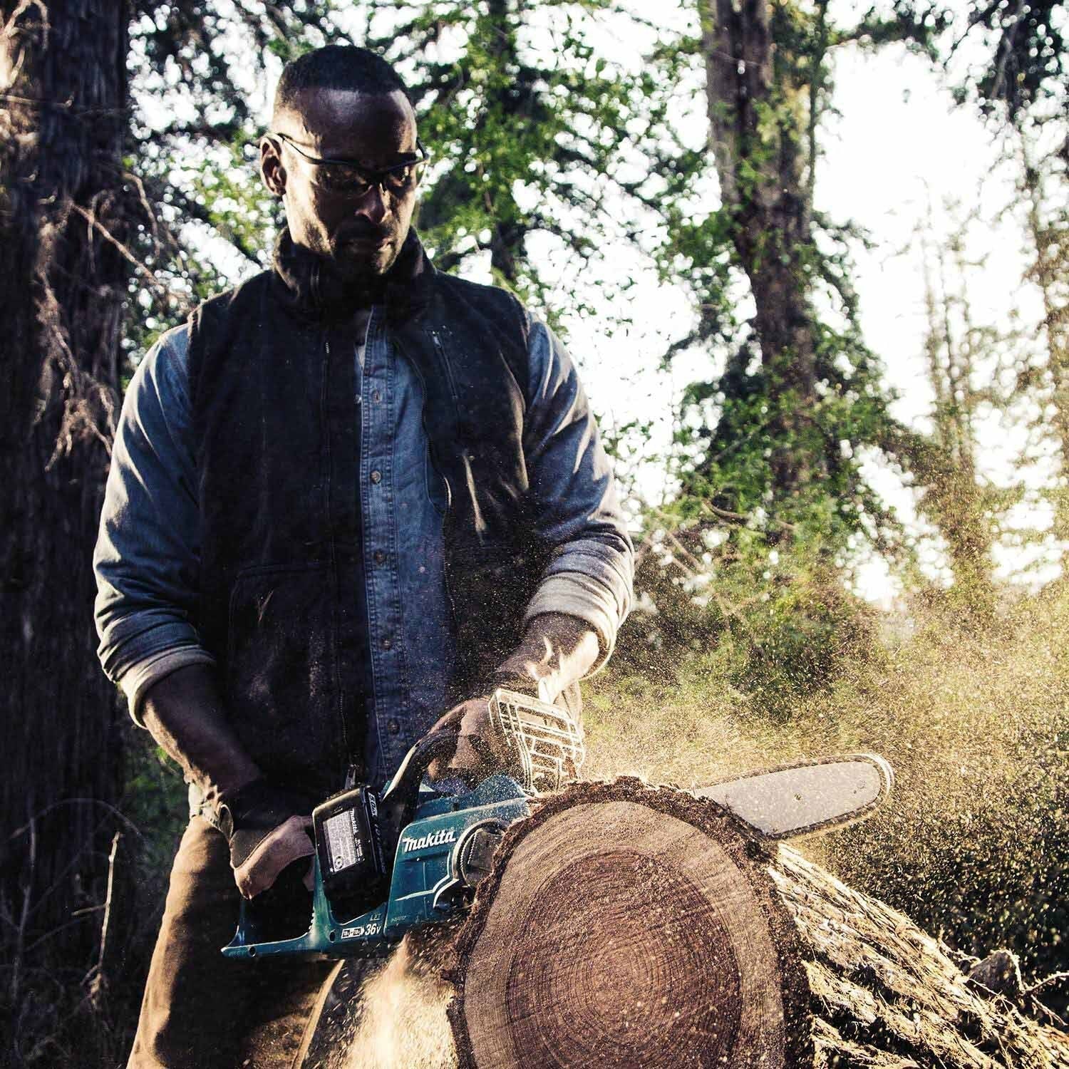 Makita XCU04CM 36V (18V X2) LXT 16" Chain Saw Kit