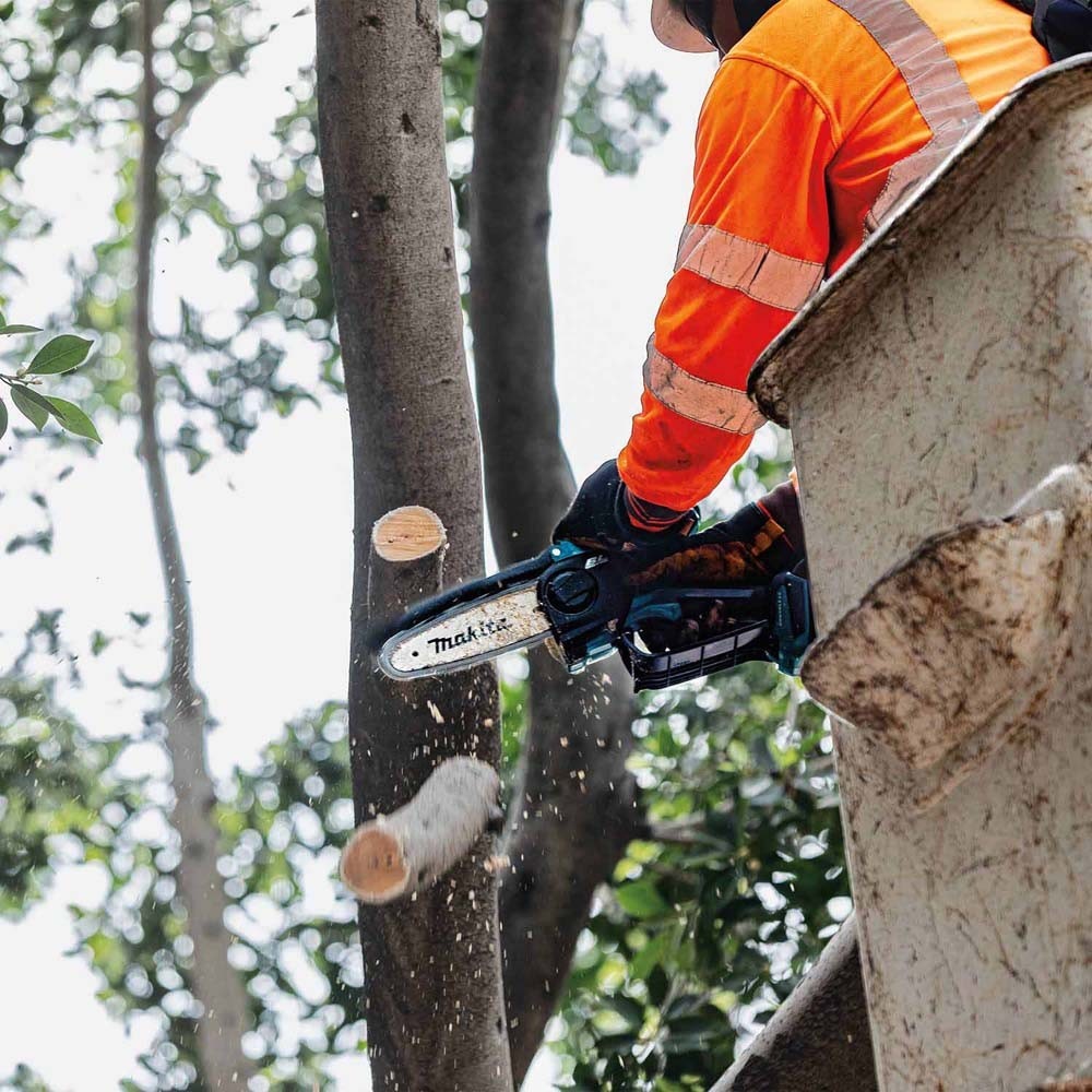 Makita XCU14SR1 18V LXT Lithium‑Ion Brushless Cordless 6" Pruning Saw Kit (2.0Ah)