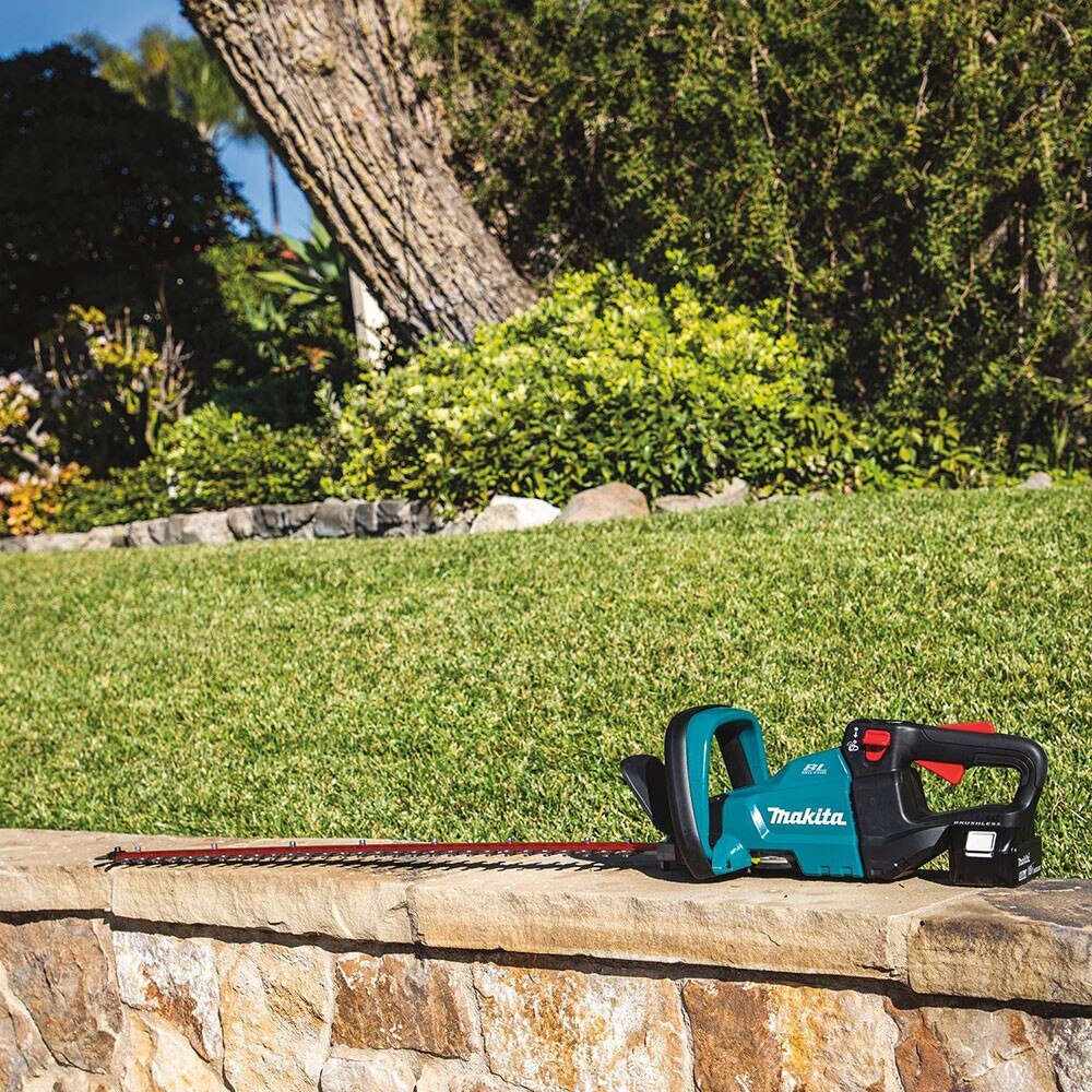 Makita XHU08T 18V LXT Brushless Cordless 30" Hedge Trimmer Kit (5.0Ah)