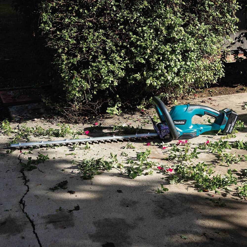 Makita XHU10SM1 18V LXT Lithium-Ion Cordless 24" Hedge Trimmer Kit (4.0Ah)