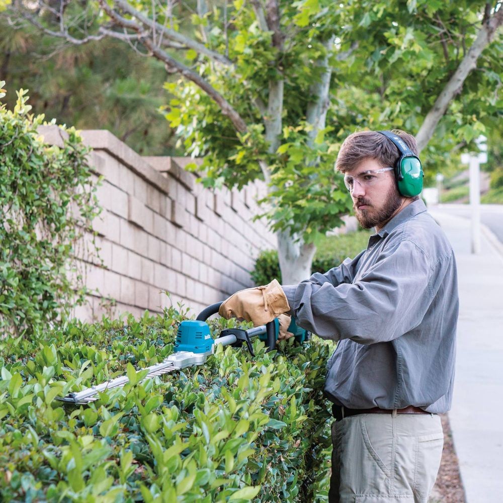 Makita XNU02T 18V LXT Lithium-Ion Brushless Cordless 24" Pole Hedge Trimmer Kit (5.0Ah)