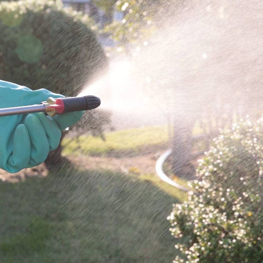 Makita XSU03SM1 18V LXT Lithium-Ion Cordless 1.3 Gallon Sprayer Kit (4.0Ah)