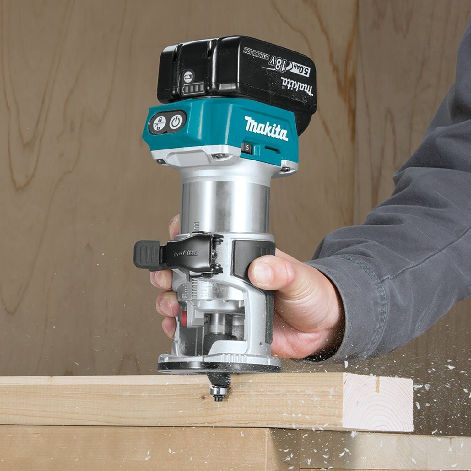 Makita XTR01T7 18V LXT Brushless Cordless Compact Router Kit (5.0Ah)